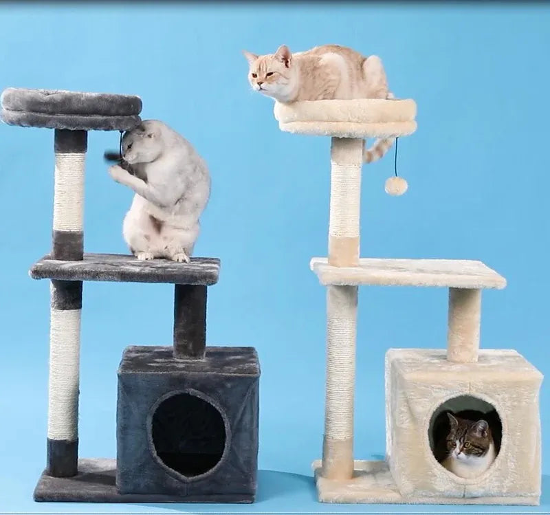 Confronto albero per gatti MiniClimb beige e grigio con gatti che giocano