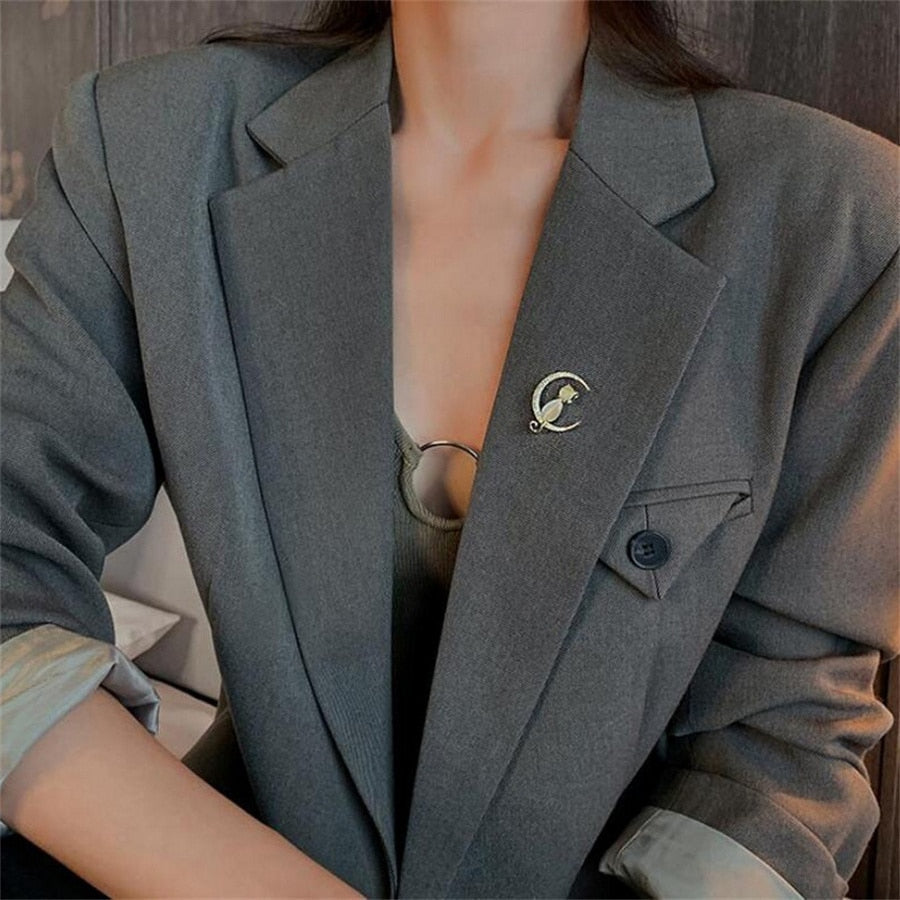 Moon cat Brooch