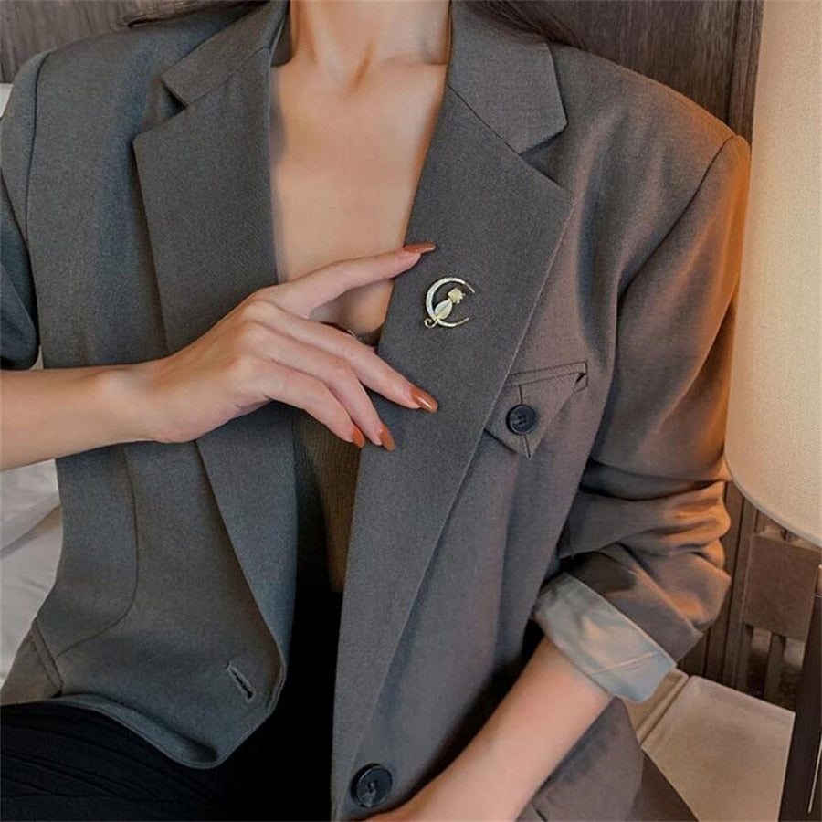 Moon cat Brooch