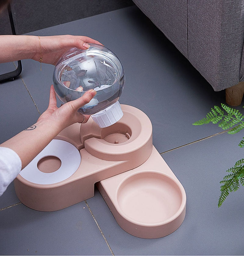 Outdoor Cat Food Dispenser