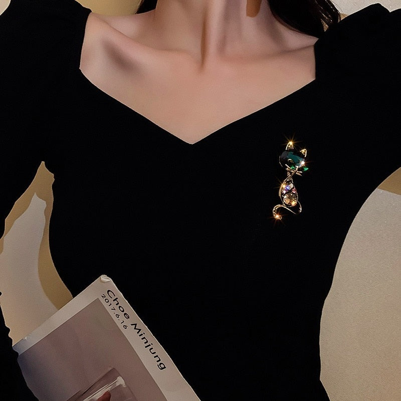 Rhinestone Cat Brooch