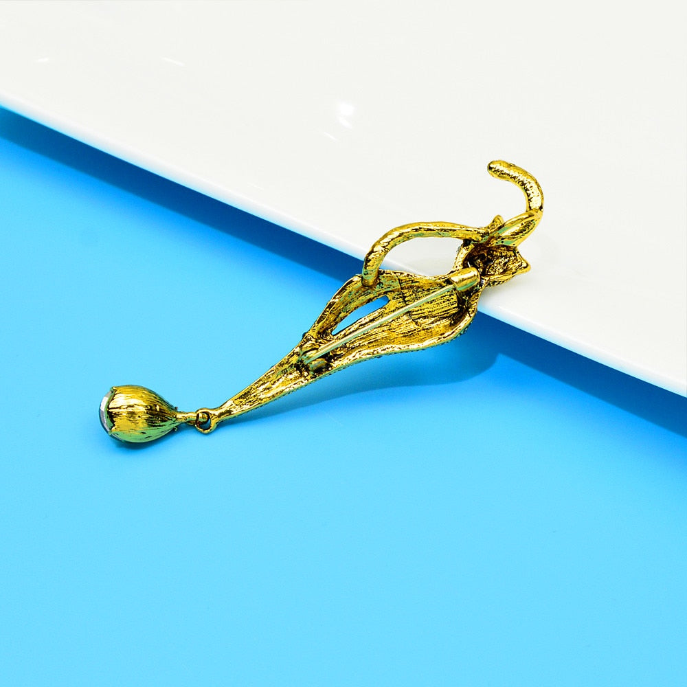 Vintage Rhinestone cat Brooch